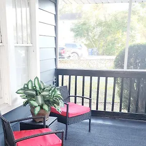 Modern Two Bedroom Apartment Lakeland